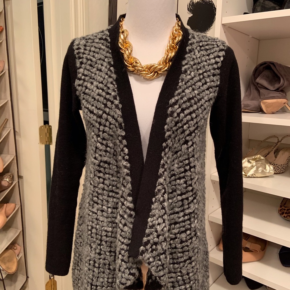 Club Monaco classy knit design sweater